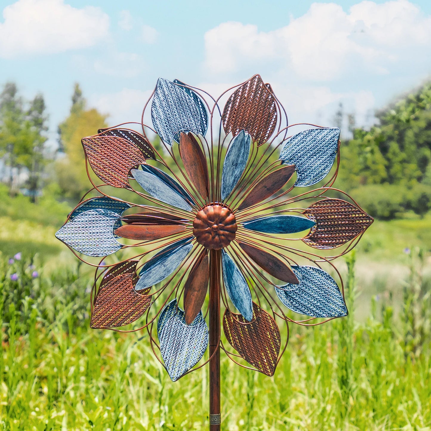 Outdoor Metal Kinetic Wind Spinners Garden Yard Art With Welcome Flag 2 Pcs